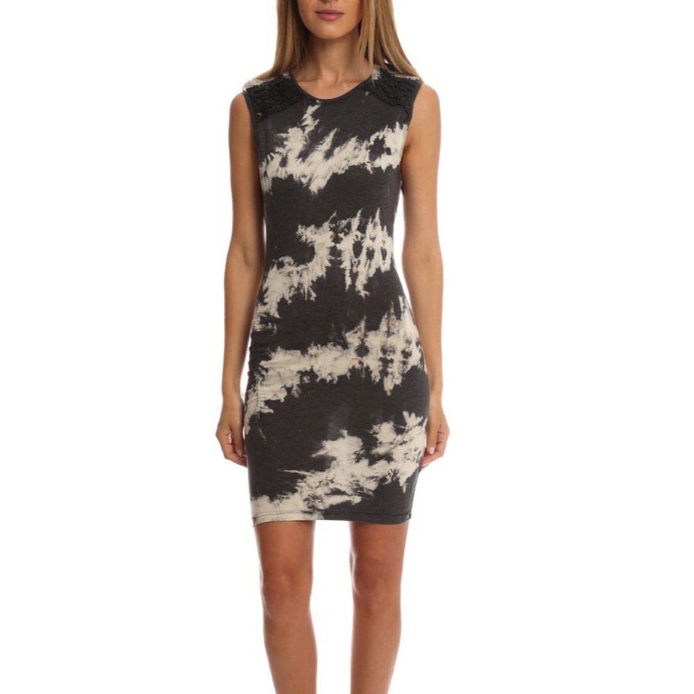Pam & Gela sleeveless dress ❗️price firm❗️
